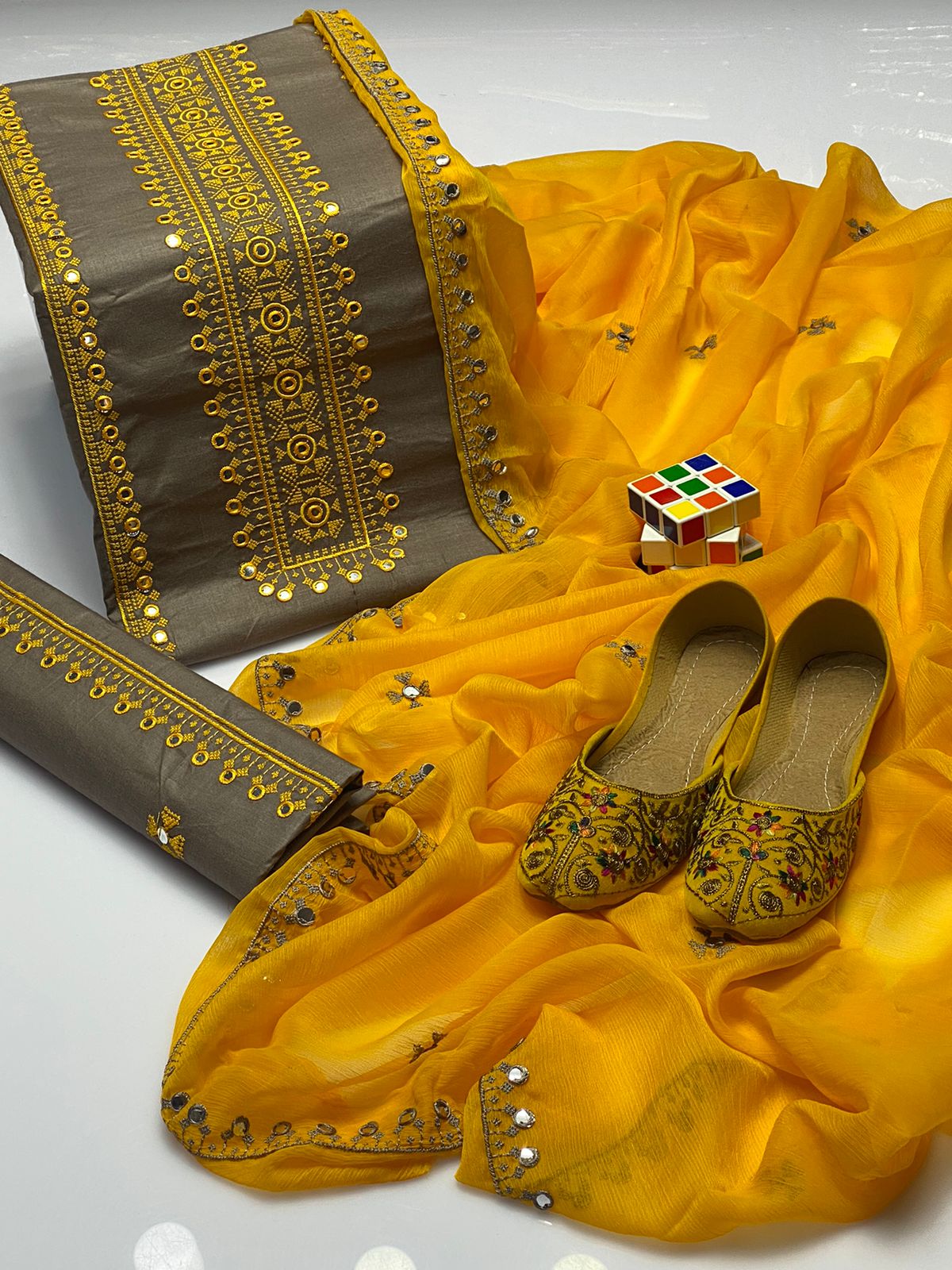 4pc Embroidered Dress Yellow/Grey (Khussa Gift)