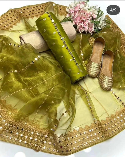 4pc Fancy wedding collection (Khussa Gift)