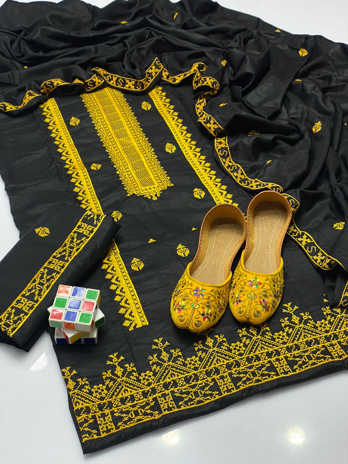 4pc Winter Embroidered Dress (Khussa Gift)